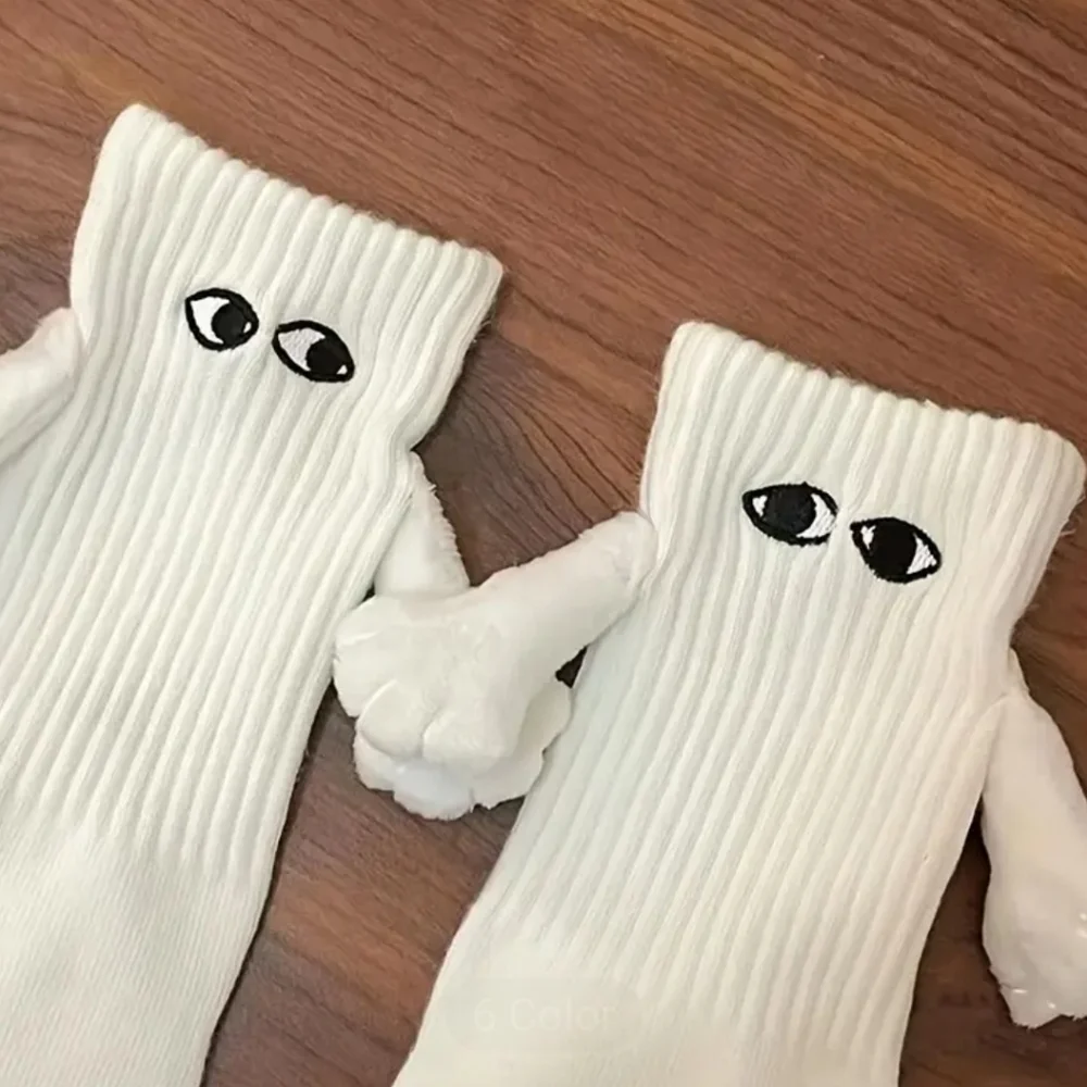 NIP Set of 2 Magnetic Hands Socks. - Picture 1 of 4